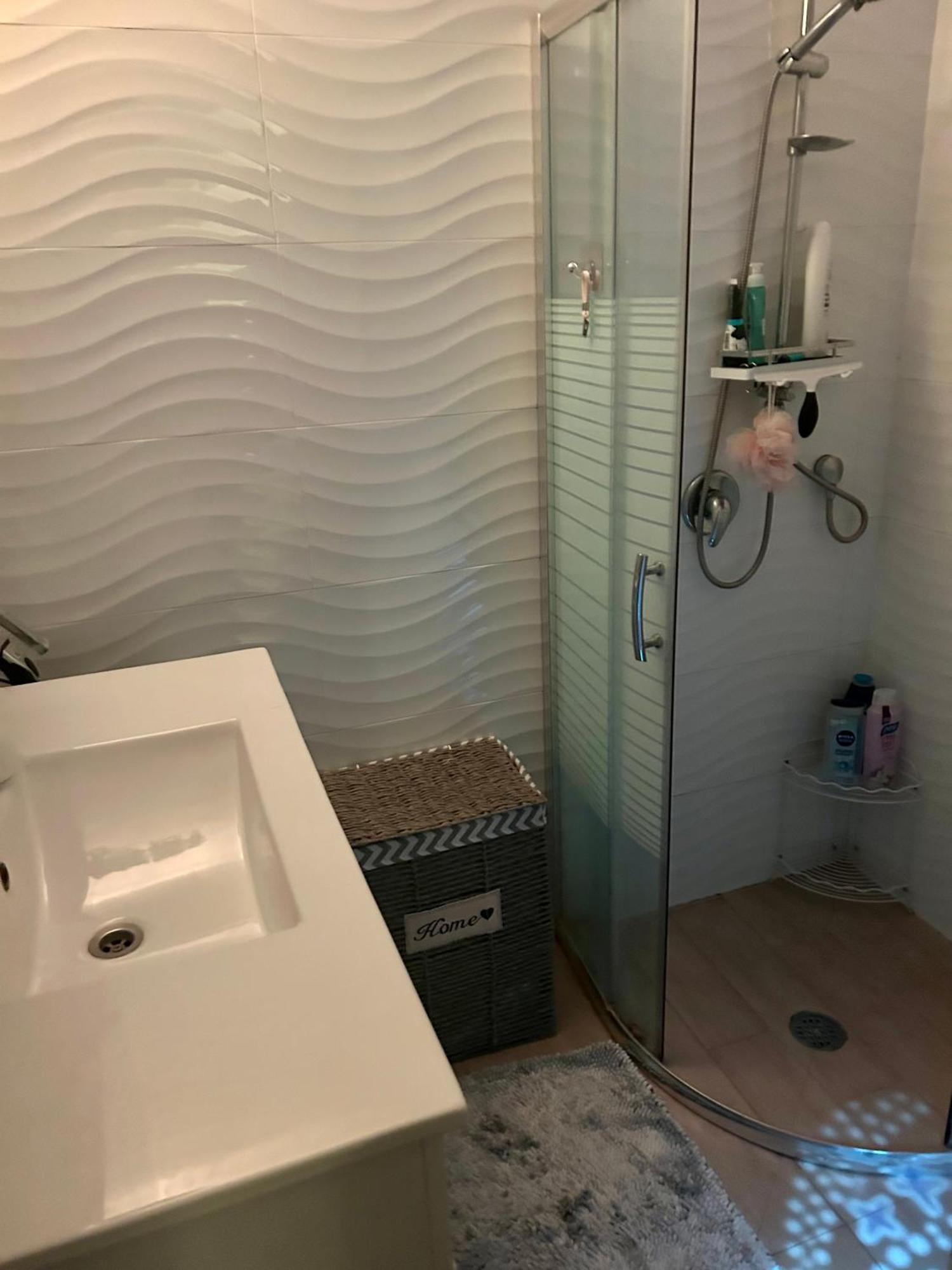 Petach Tikva A Room In A Modern Apartment Near The Belinson Schneider Hospital And The Red Line To Tel Aviv מראה חיצוני תמונה
